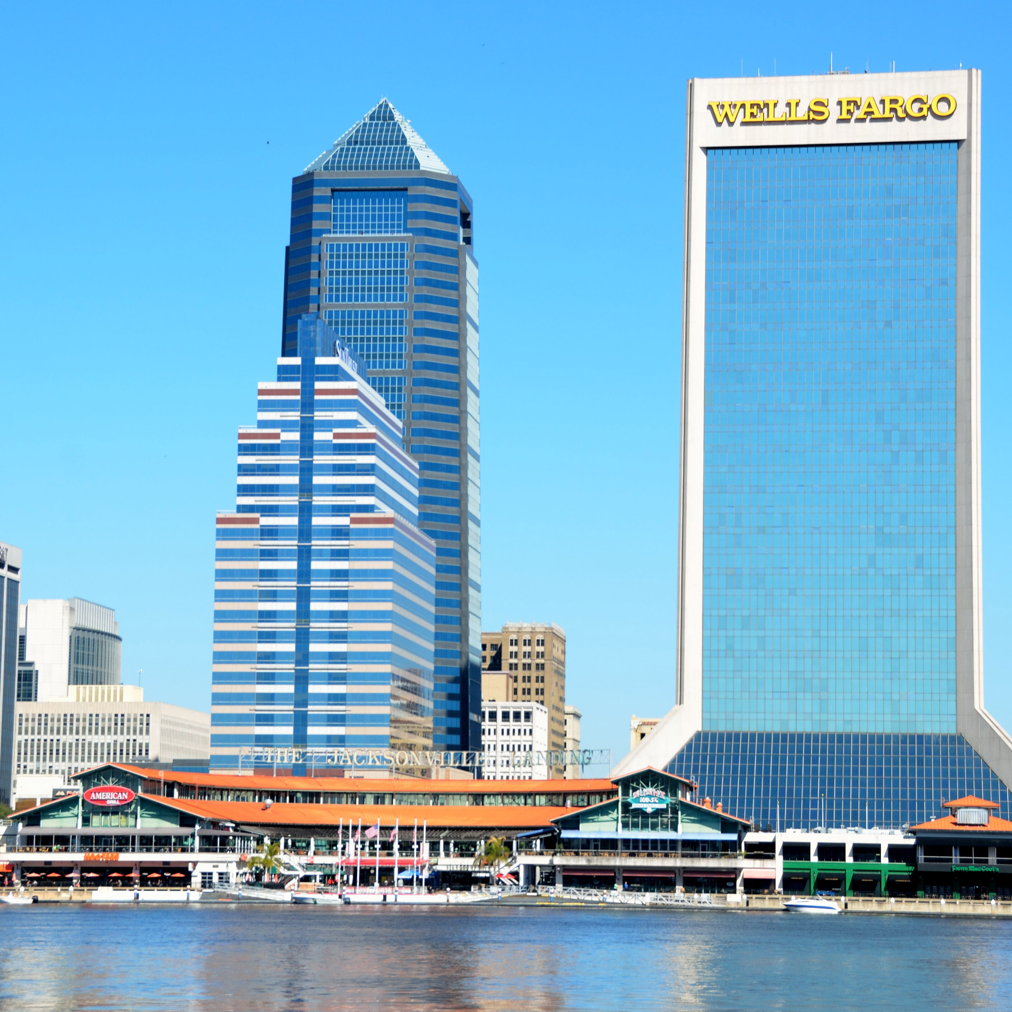 skyline-and-towers-in-jacksonville-florida